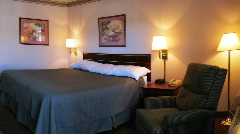 Amory Briarwood Inn الغرفة الصورة